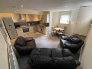 3 bed 1st Floor Flat to rent in Manchester Greater... 3 bed 1st Floor Flat to rent in Manchester Greater...