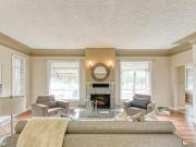 3 bed and 2 bath home across from peace bridge