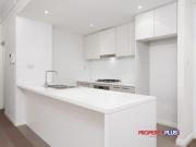 3 BED APARTMENT IN SECURE BUILDING