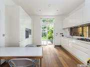 3 bed Apartment in Southgate Road, London, N1 3HX