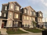 3 Bed Corner Unit: Pet friendly, Large Fenced Yard,...