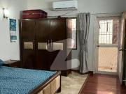 3 bed dd flat available for rent in highrise building...