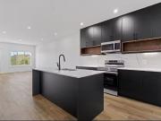 3 Bed + den / 2.5 Bath Townhouse, over 1600 sqft, modern...