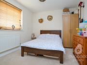 3 bed detached house to rent in Cross Gardens, Frimley...