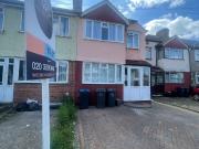 3 bed end of terrace house to rent in Windermere Road,...