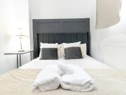 3 Bed Flat, Adelaide Grove, W12