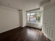 3 Bed Flat, Burnley Road, NW10