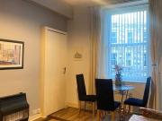 3 Bed Flat, Caledonian Place, EH11