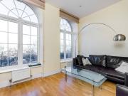 3 bed flat close to Canary Wharf and Maze Hill