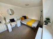 3 Bed Flat, Exide House, WC2H