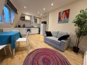 3 Bed Flat, Falcon Road, SW11