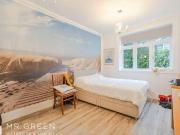 3 bed flat for sale
