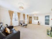 3 bed flat for sale