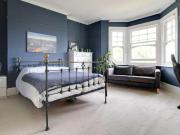 3 bed flat for sale