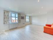 3 bed flat for sale