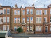 3 bed flat for sale