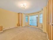 3 bed flat for sale