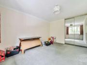 3 bed flat for sale