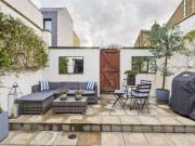 3 bed flat for sale