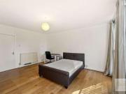 3 bed flat for sale