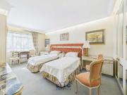 3 bed flat for sale