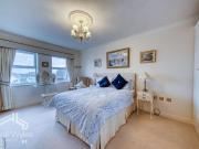 3 bed flat for sale