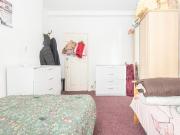3 bed flat for sale