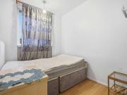 3 bed flat for sale