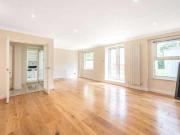 3 bed flat for sale