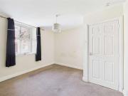 4 bed flat for sale