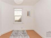 3 bed flat for sale
