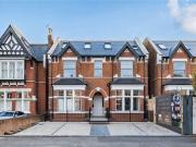 3 bed flat for sale