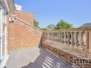 3 bed flat for sale