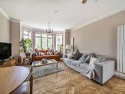3 bed flat for sale