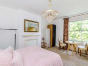 3 bed flat for sale