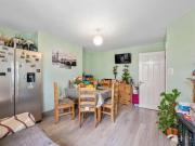 3 bed flat for sale