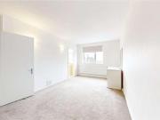 3 bed flat for sale