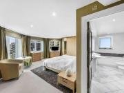 3 bed flat for sale