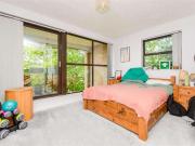 3 bed flat for sale