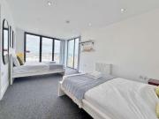 3 bed flat for sale