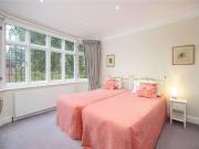 3 bed flat for sale