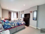 3 bed flat for sale