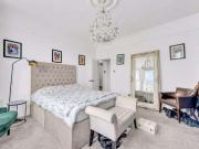 3 bed flat for sale