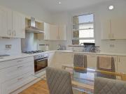 3 Bed flat for Short Let ALL BILLS included