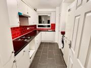 3 bed Flat in Bowes Road, London, N11 1NN