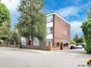 3 bed Flat in Stratford Lodge, WATFORD, WD17 4QQ