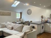 3 Bed Flat, Oak Terrace, L7