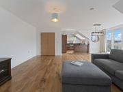 3 bed Flat To Let