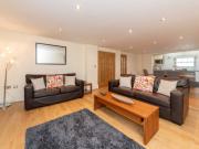 3 bed Flat To Let