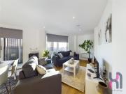 3 bed flat to let in Manchester in The Plaza, M4